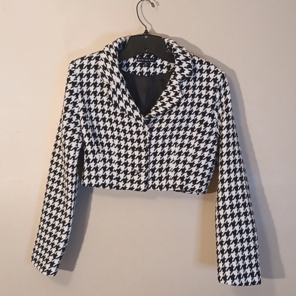 Blue Blush Jackets & Blazers - Blue Blush Women's Cropped Jacket
